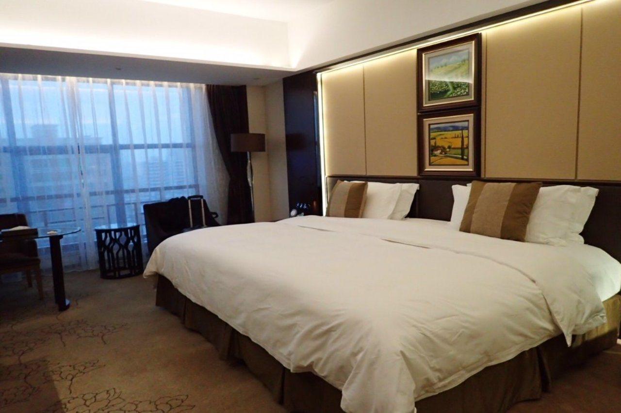 Maoming International Hotel Exterior foto